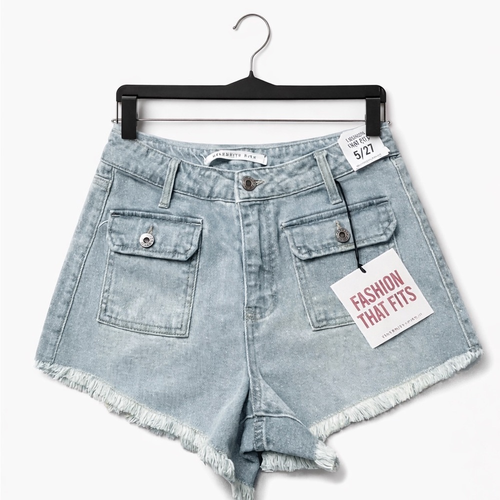 Celebrity Pink Front Pocket Shortie Shorts Women’s Size 5 NWT
